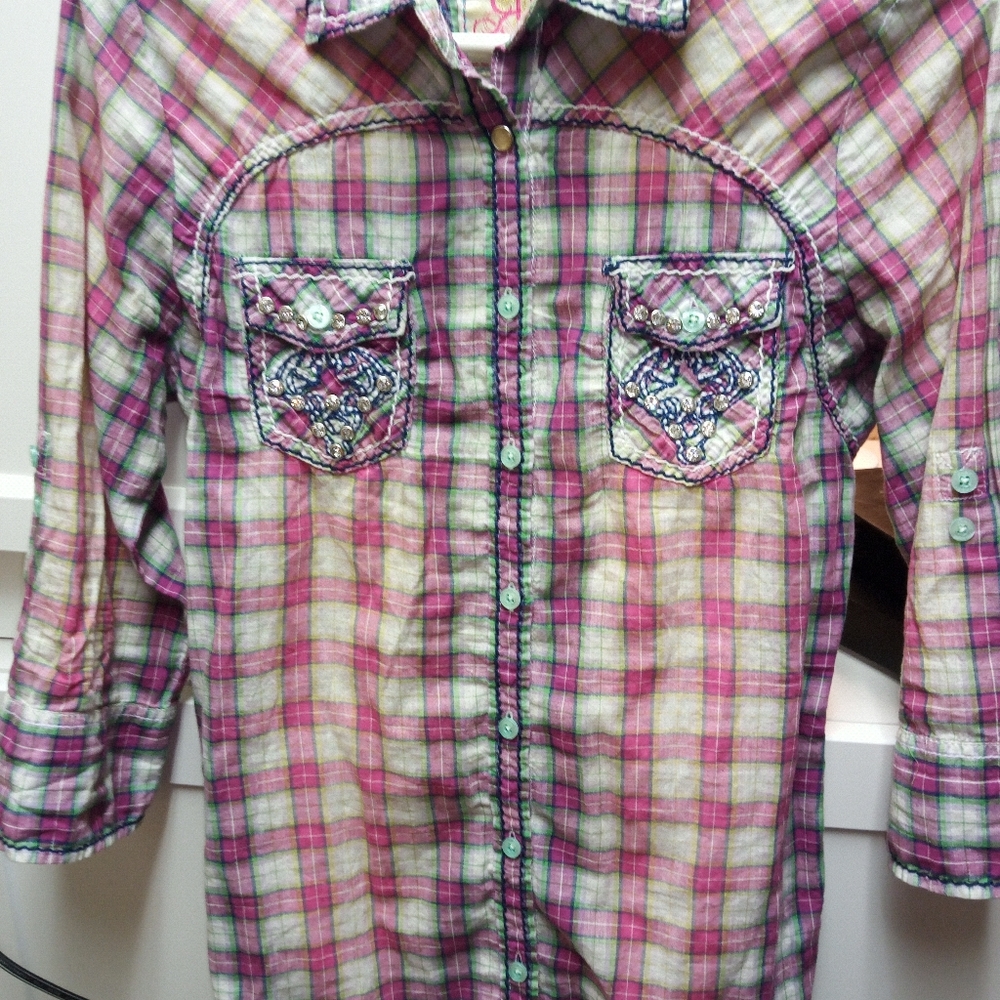 Roar button down